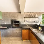 Casa Alto Padrao Com Surpreendente Vista Ao Oceano