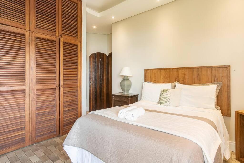Casa Alto Padrao Com Surpreendente Vista Ao Oceano
