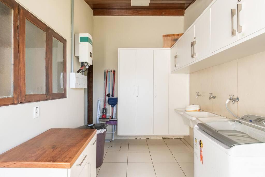 Casa Alto Padrao Com Surpreendente Vista Ao Oceano Casa de férias *